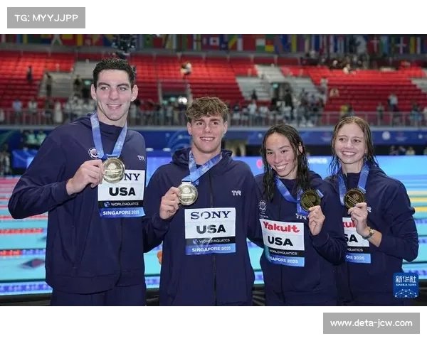 美国男女4X100米混合接力在新加坡世锦赛创世界纪录领先优势显著